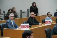 “Manden los pliegos”: la manifestación de concejales opositores durante la sesión extraordinaria