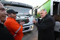 Jaldo inauguró pavimento, recorrió obras y entregó camiones en Lomas de Tafí