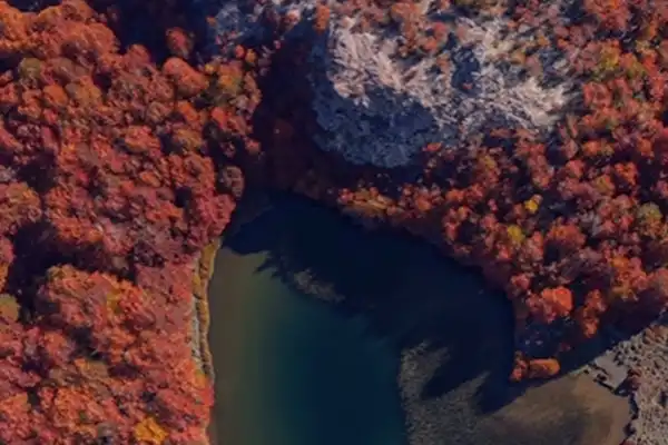 Este es uno de los rincones otoñales más espectaculares de Argentina