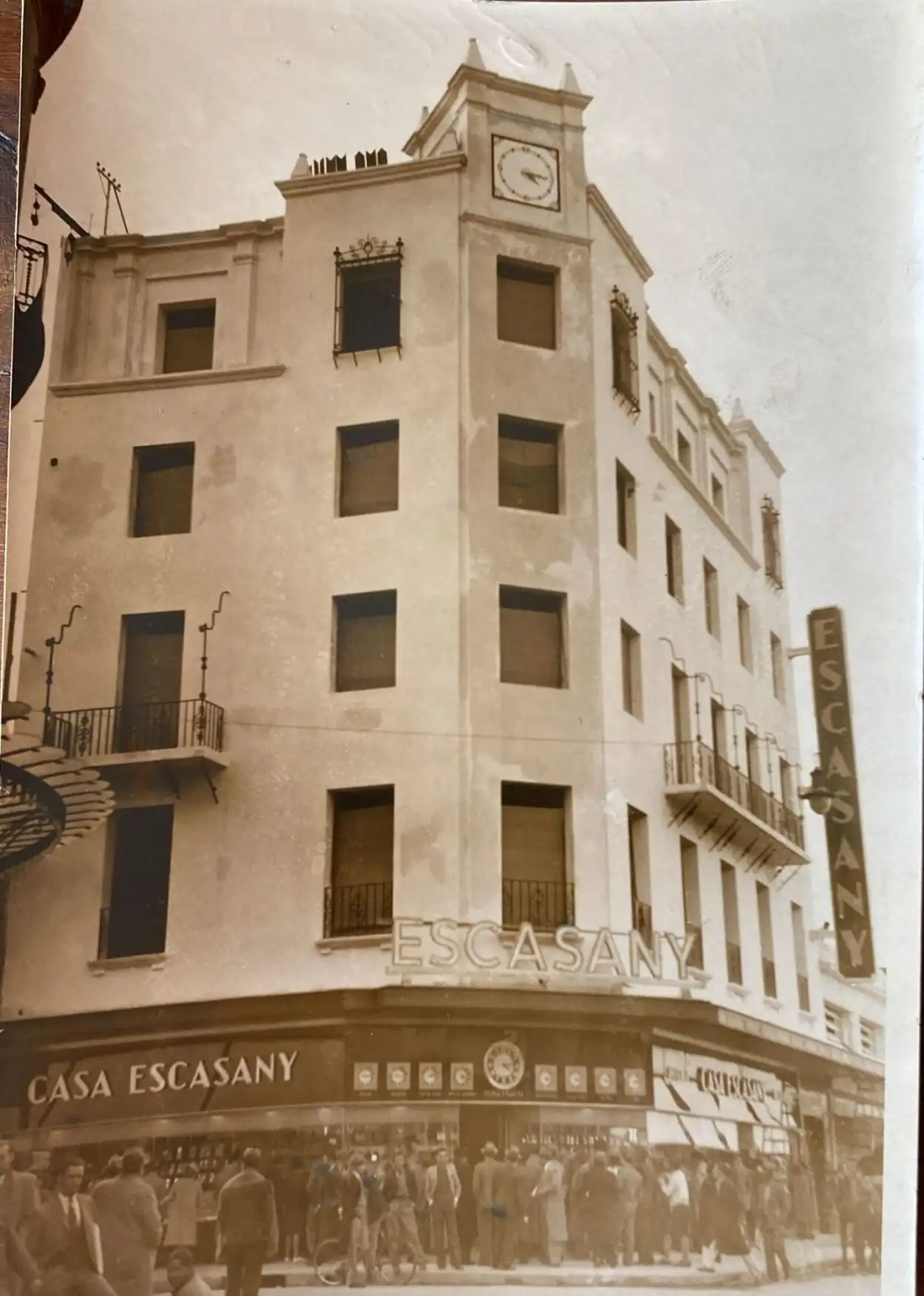Recuerdos fotográficos: Casa Escasany le daba a Tucumán la “hora exacta”