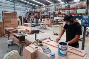 Casi la mitad de las pequeñas y medianas empresas evalúa una reducción de personal