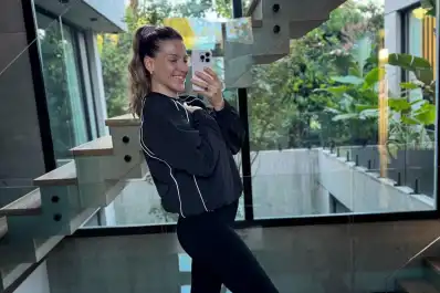 Así es la casa de Macarena Rinaldi y Fede Hoppe: minimalismo, madera y detalles únicos