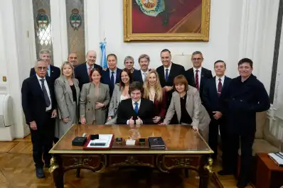 Javier Milei llegó al Congreso junto con todo su gabinete para respaldar a Manuel Adorni
