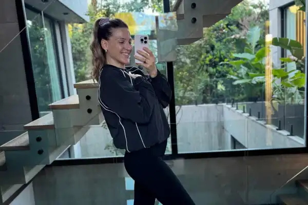 Así es la casa de Macarena Rinaldi y Fede Hoppe: minimalismo, madera y detalles únicos
