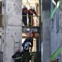 Se derrumbó parte del techo de un edificio en San Miguel de Tucumán y dos personas quedaron atrapadas
