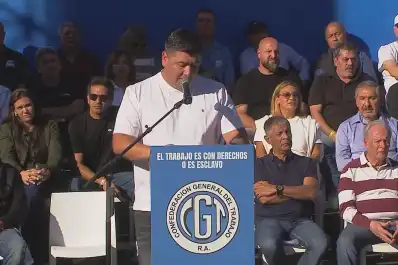 La CGT marchó por el Día del Trabajador y llamó a ponerle límites al Gobierno
