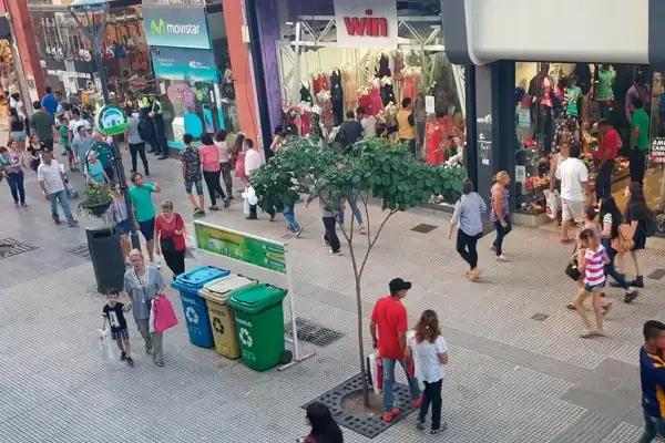 Día del Trabajador: cómo funcionarán los servicios y comercios este fin de semana largo