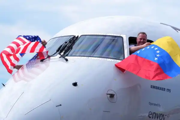 Tras siete años sin conexión aérea, se reanudaron los vuelos entre Estados Unidos y Venezuela