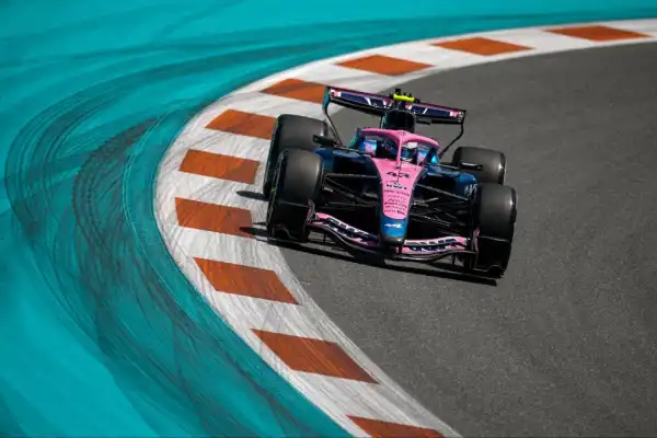 Colapinto se metió entre los mejores de la Fórmula 1 y largará 8° en la carrera sprint del GP de Miami