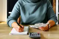 El salario mínimo perdió 39% de poder de compra desde la llegada de Milei