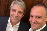 Los ruidos de la interna: Adorni se inmola como mascarón de proa y Luis Caputo se desmarca