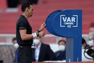 El VAR gana terreno rumbo al Mundial 2026 y abre el debate: ¿árbitro protagonista o mayor intervencionismo?