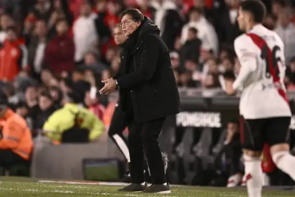 La kriptonita de Falcioni: el planteo táctico de Atlético que dejó sin respuestas al River de Coudet