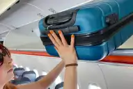 Aerolíneas Argentinas quita el carry on de la tarifa más baja y fija un nuevo costo por tramo