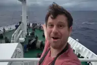 Un influencer contó cómo vive a bordo del crucero donde se desató el brote de hantavirus