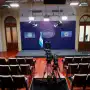 Adorni vuelve a las conferencias mientras avanza su causa