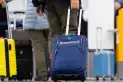 Aerolíneas Argentinas ya no incluye equipaje de mano en sus vuelos económicos: cuánto cuestan los pasajes ahora