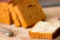 Pan de garbanzos: la receta sin gluten y alta en proteína lista en 30 minutos