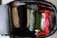 Fin del carry on en Aerolíneas: cómo viajar con solo con una mochila de 3 kg sin olvidarte de nada