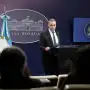 Adorni esquivó preguntas en la sala de prensa y la Justicia sigue presionando