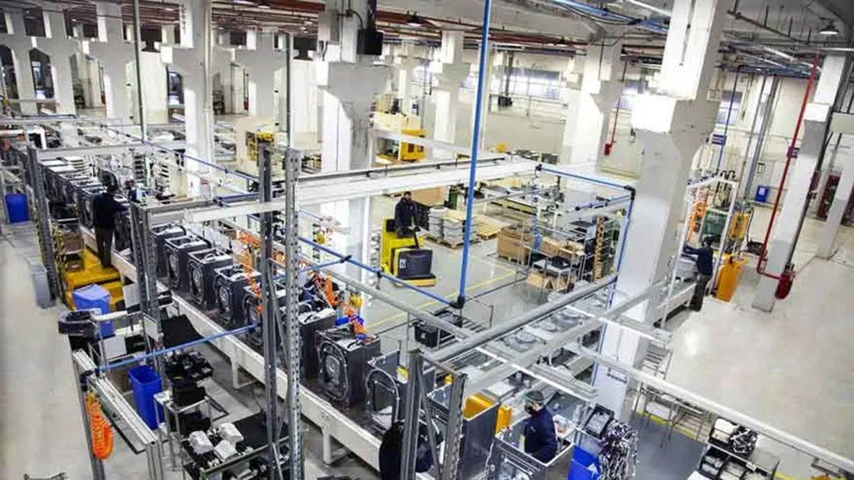 El derrumbe de un gigante: recorte de 600 empleos, electrodomésticos hechos en China y retiros