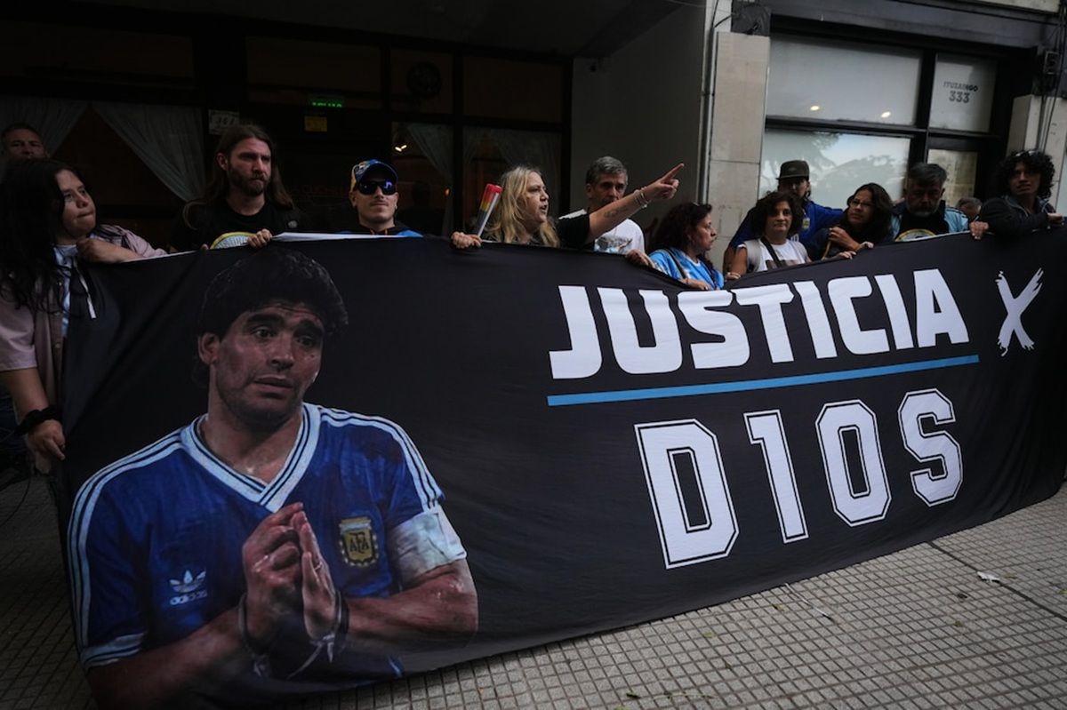 ¿Maradona agonizó 12 horas?: declaran los forenses que le hicieron la autopsia a Diego Armando Maradona