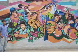 El padre cuida el viñedo, un hijo es enólogo y el otro diseña las etiquetas: la bodega que sorprende con un malbec de altura