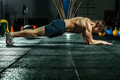 Abdomen de acero en siete minutos: el ejercicio clave para transformar tu cuerpo cada día