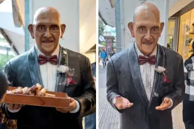 Vandalizaron la estatua del Señor de los cubanitos en la peatonal Muñecas