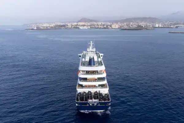 Alerta sanitaria: admitieron que decenas de pasajeros el crucero del hantavirus desembarcaron sin control médico