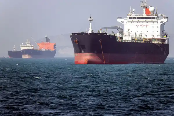Guerra en Medio Oriente: hay 1.500 barcos varados por el conflicto en el Golfo