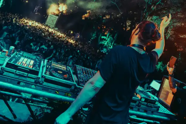 De Siberia a Tafí Viejo: Nina Kraviz, la leyenda del techno mundial, llega a Tucumán