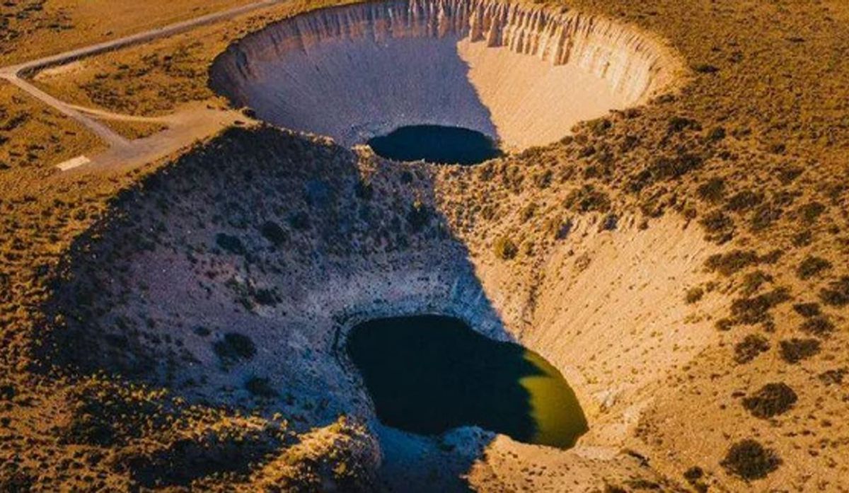 Pozo de las Ánimas se ubica en la localidad de Malargüe, por la Ruta Provincial 222.