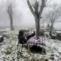 Desafió las bajas temperaturas en Tafí y brindó con un vino bajo la nieve: “No es algo de todos los días en Tucumán”