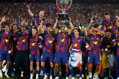 Barcelona venció al Real Madrid y salió campeón en un clásico para la historia