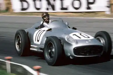 “Es insuperable”: Juan Manuel Fangio fue elegido por un diario británico como el mejor piloto de la historia de la Fórmula 1