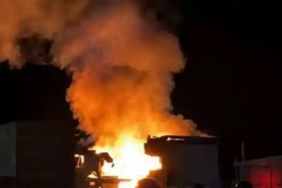 550x367_desastre-llamas-provocadas-explosion-se-propagaron-demas-viviendas-edificio-1136269-073534.webp