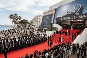 Cannes levanta el telón con estrellas y cine de autor