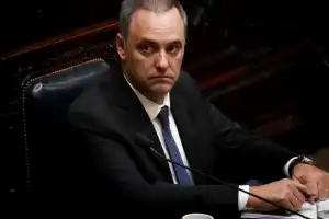 Adorni, acorralado por la Justicia y el Congreso