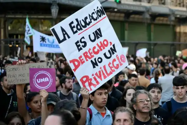 Cuánto recortó el Gobierno nacional a Educación y universidades