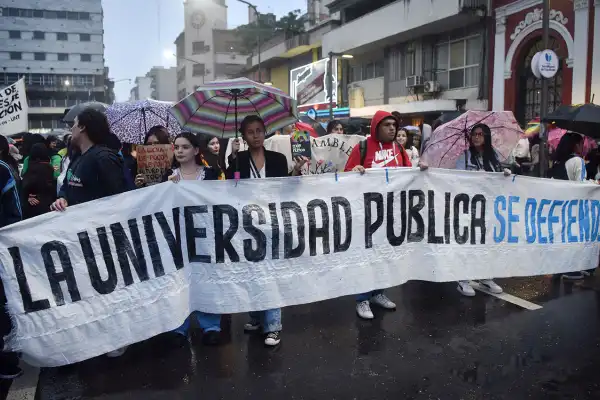 Universitarios marcharán a plaza Independencia por la Ley de Financiamiento: a qué hora y por qué se movilizan