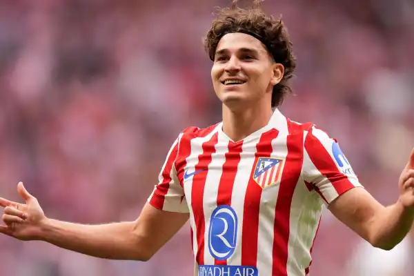 La impactante oferta del PSG por Julián Álvarez que sacude el mercado europeo