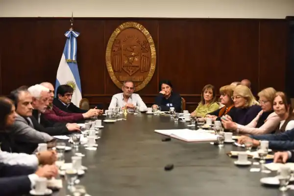Última sesión del Consejo Superior de la UNT antes de las elecciones: ausencias llamativas, agradecimientos y un cronograma electoral que se acelera