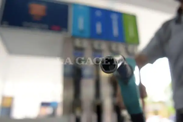 YPF sube los combustibles 1% y los congela por 45 días con un sistema buffer