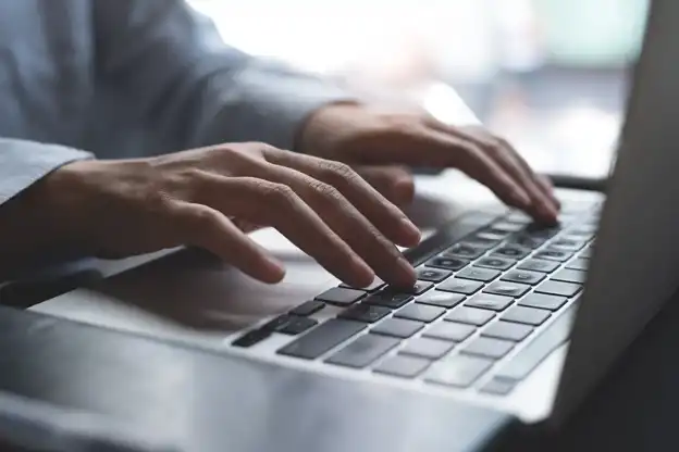 IA, inglés, escritura y marketing digital: los cursos gratuitos que ofrece Santander