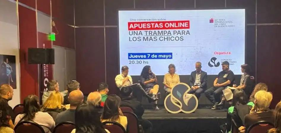 “La salida es colectiva”: el CPA alertó sobre las apuestas online en adolescentes en la Feria del Libro