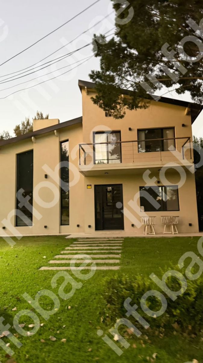 Cómo es la casa que Manuel Adorni alquiló en un country y por la que pagó U$S21.000