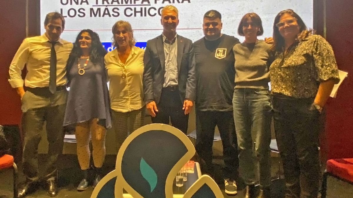 “La salida es colectiva”: el CPA alertó sobre las apuestas online en adolescentes en la Feria del Libro