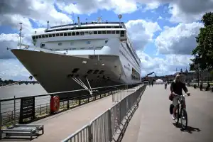Aíslan en Francia un crucero por un brote de gastroenteritis