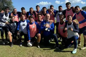 El plantel de Atlético vivió una jornada diferente con fútbol informal y muchas risas en Ojo de Agua